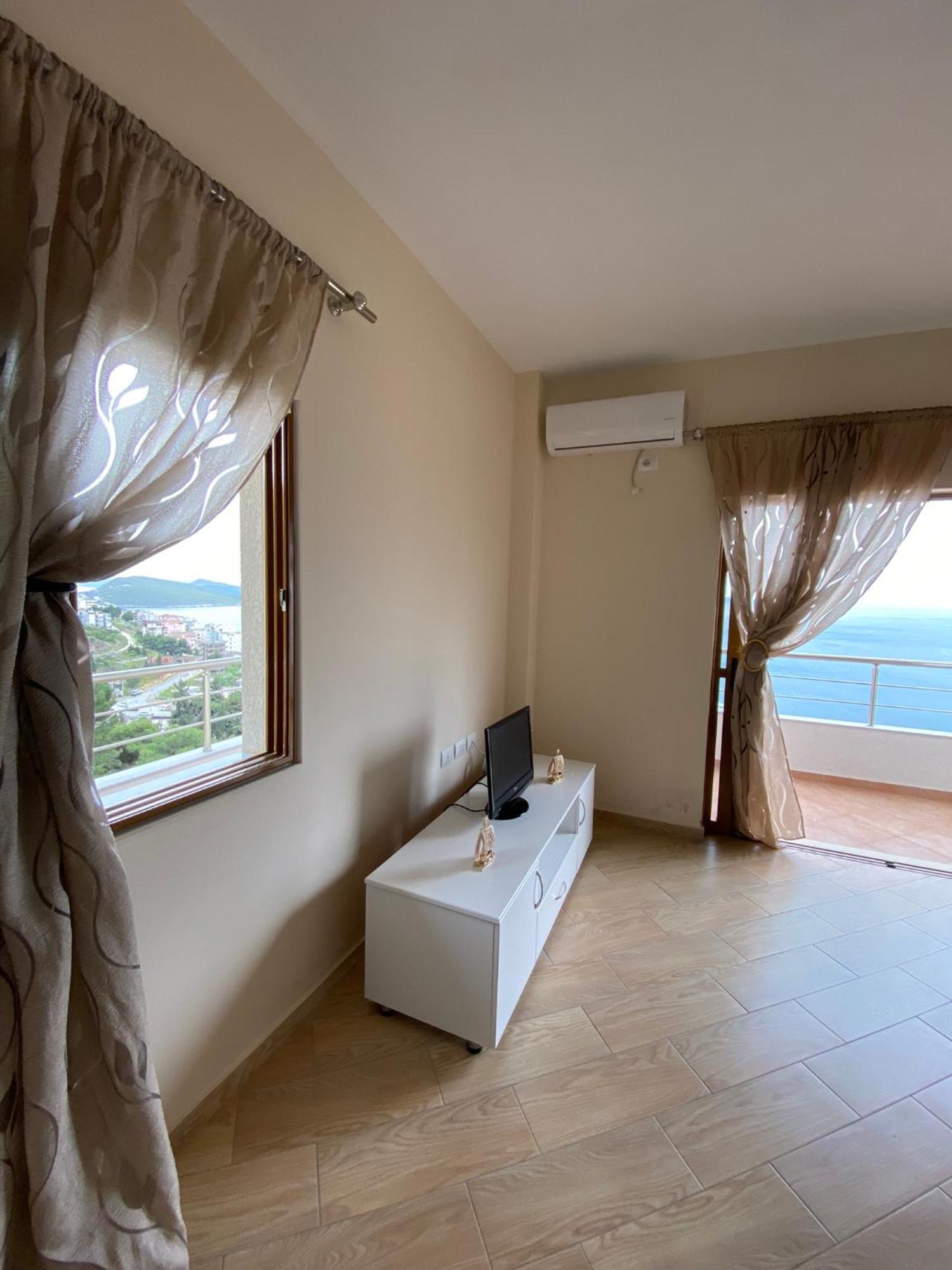 Brunas * Saranda